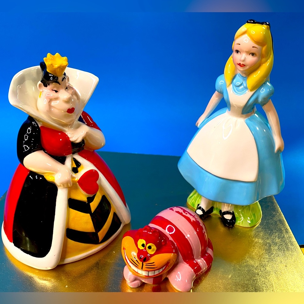 Walt Disney Alice in Wonderland  VTG Hand Painted Porcelain Figurine Set Japan